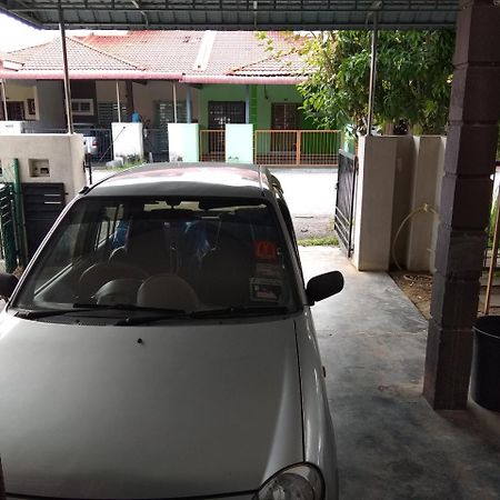 Homestay Amsyarah Seri Iskandar Esterno foto