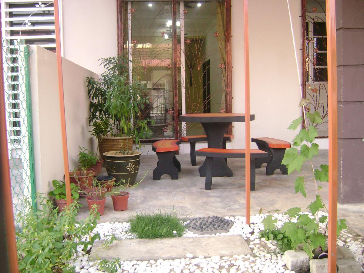 Homestay Amsyarah Seri Iskandar Esterno foto