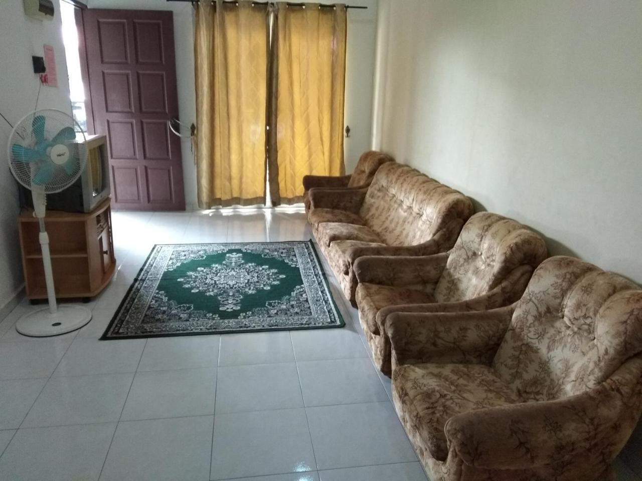 Homestay Amsyarah Seri Iskandar Esterno foto